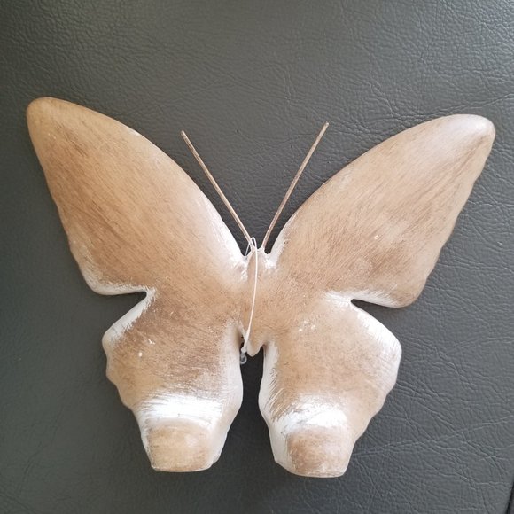 Butterfly Wooden Statue - Picture 4 of 5